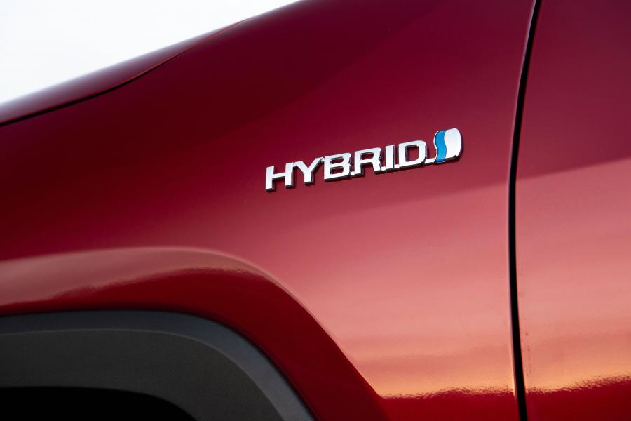 Детали экстерьера Toyota RAV4 Limited Hybrid 2018 года  (NA) (фото 37 из 40)